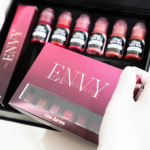 EnvySet BlushsetinHand 1800x1800 ddf60c19 36b8 453e 897d 27f053e85a1c 1600x