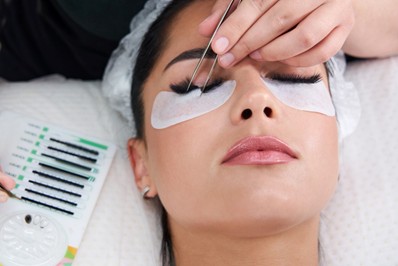 Pestañas Pelo a Pelo