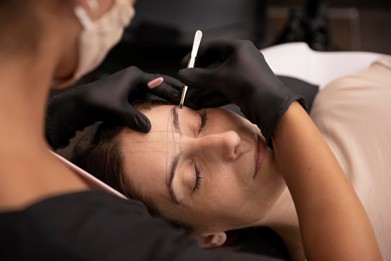 Negocio de cejas y pestañas